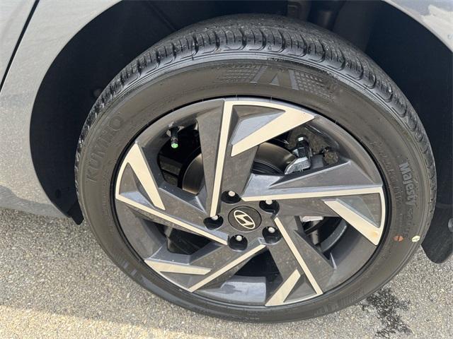 new 2025 Hyundai Elantra car, priced at $21,759