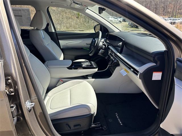 new 2025 Hyundai TUCSON Hybrid car, priced at $38,822
