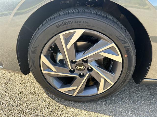 new 2025 Hyundai Elantra car, priced at $21,750