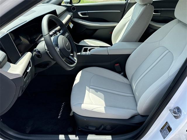 new 2025 Hyundai Sonata Hybrid car, priced at $29,355