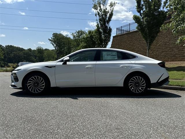 new 2025 Hyundai Sonata Hybrid car, priced at $29,355