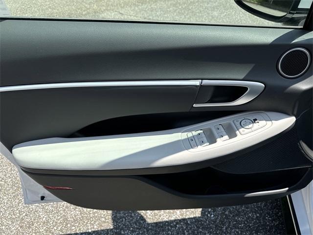 new 2025 Hyundai Sonata Hybrid car, priced at $29,355