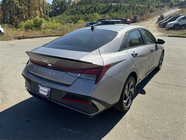 new 2025 Hyundai Elantra car, priced at $21,216