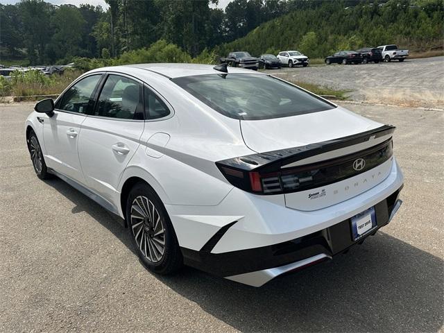new 2025 Hyundai Sonata Hybrid car, priced at $31,877