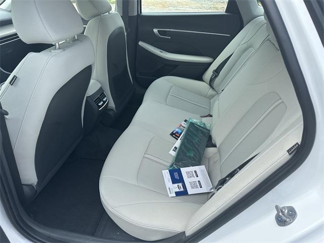 new 2025 Hyundai Sonata Hybrid car, priced at $31,877