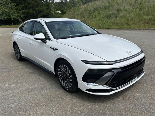 new 2025 Hyundai Sonata Hybrid car, priced at $31,877