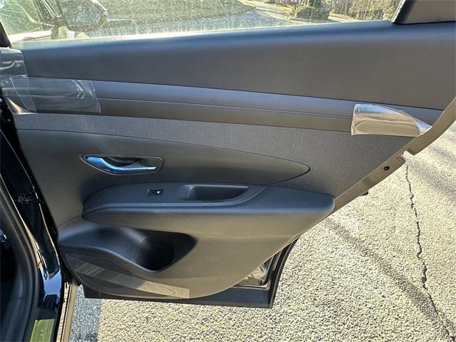 new 2025 Hyundai TUCSON Hybrid car, priced at $34,506