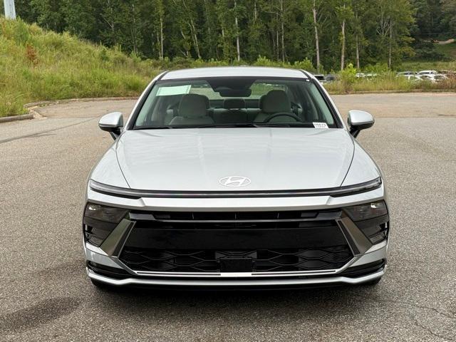 new 2025 Hyundai Sonata Hybrid car, priced at $28,922