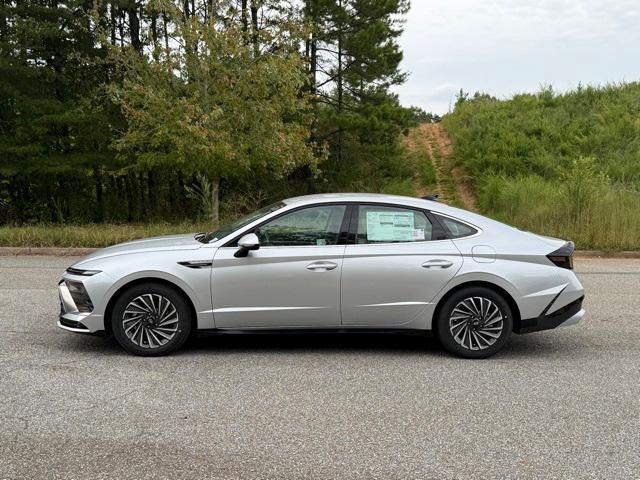new 2025 Hyundai Sonata Hybrid car, priced at $28,922
