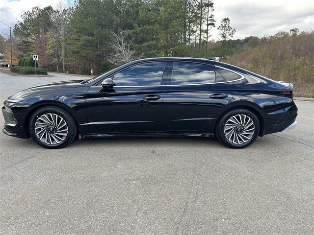 new 2025 Hyundai Sonata Hybrid car, priced at $37,197