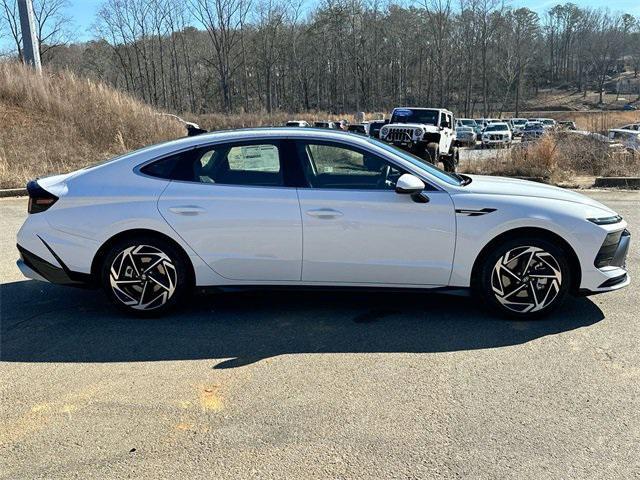 new 2024 Hyundai Sonata car, priced at $28,494