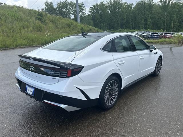 new 2025 Hyundai Sonata Hybrid car, priced at $40,015