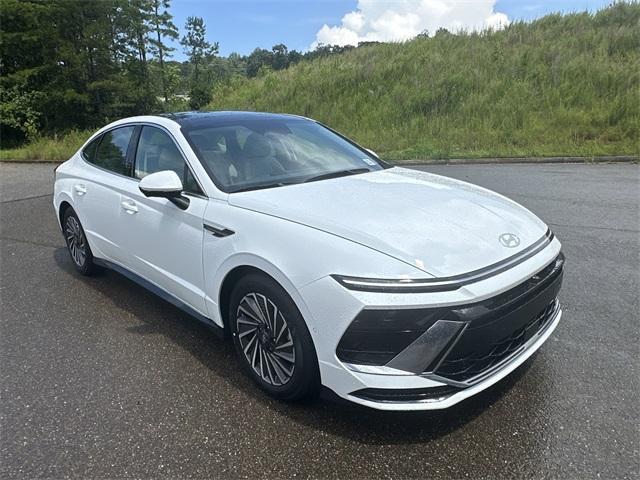 new 2025 Hyundai Sonata Hybrid car, priced at $40,015