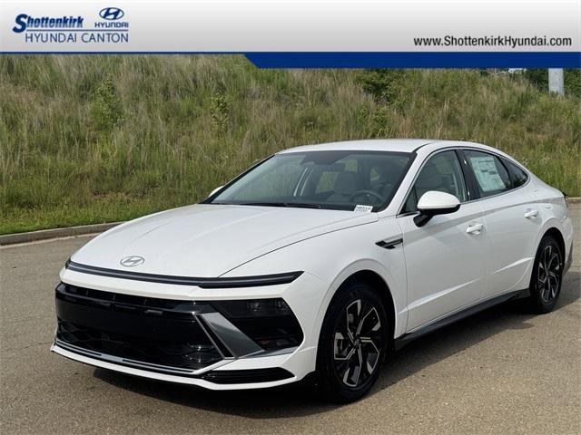 new 2025 Hyundai Sonata Hybrid car, priced at $32,874