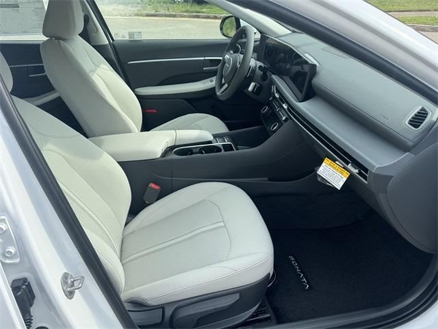 new 2025 Hyundai Sonata Hybrid car, priced at $32,874