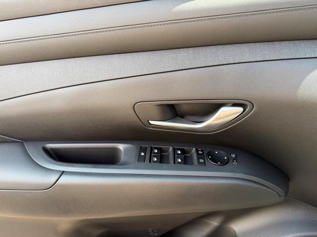 new 2025 Hyundai TUCSON Hybrid car, priced at $35,268