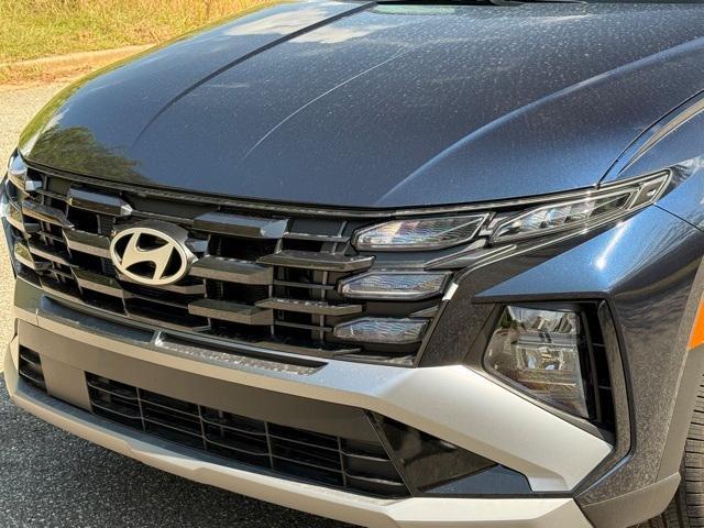 new 2025 Hyundai TUCSON Hybrid car, priced at $35,268