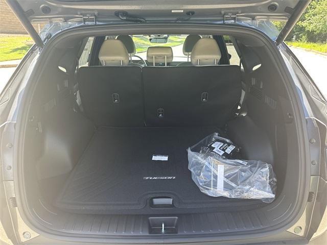 new 2025 Hyundai TUCSON Hybrid car, priced at $39,506