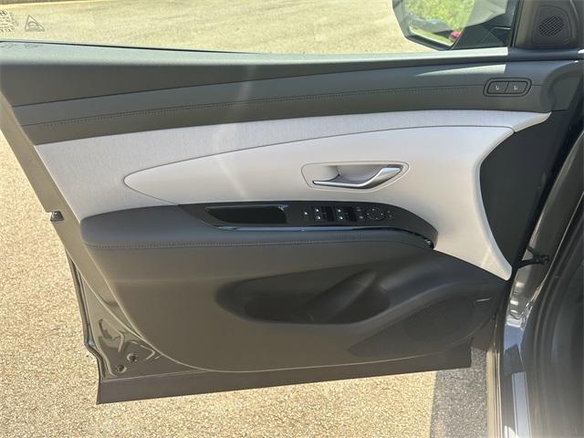 new 2025 Hyundai TUCSON Hybrid car, priced at $39,506