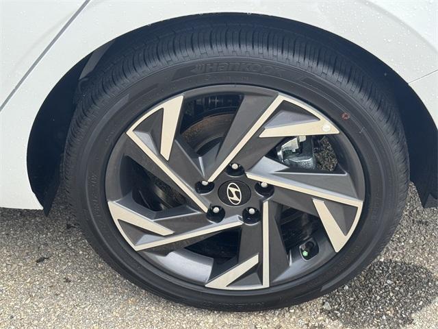 new 2025 Hyundai ELANTRA HEV car, priced at $27,951