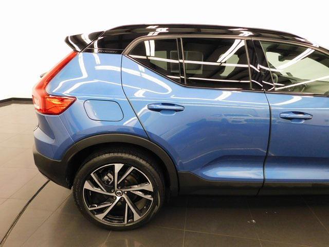 used 2020 Volvo XC40 car, priced at $28,990