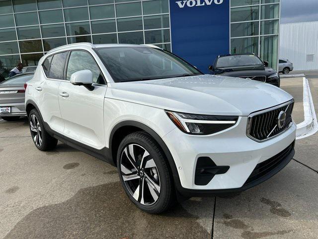 new 2025 Volvo XC40 car, priced at $48,270