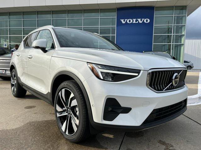 new 2025 Volvo XC40 car, priced at $48,270