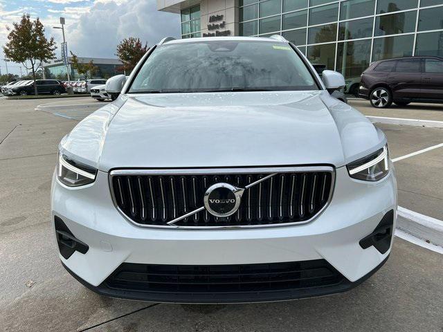 new 2025 Volvo XC40 car, priced at $48,270