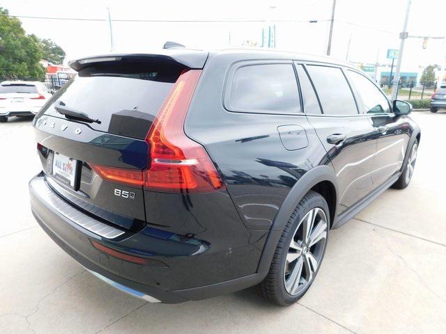 new 2025 Volvo V60 Cross Country car, priced at $54,225