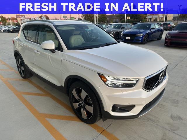 used 2022 Volvo XC40 car, priced at $32,252