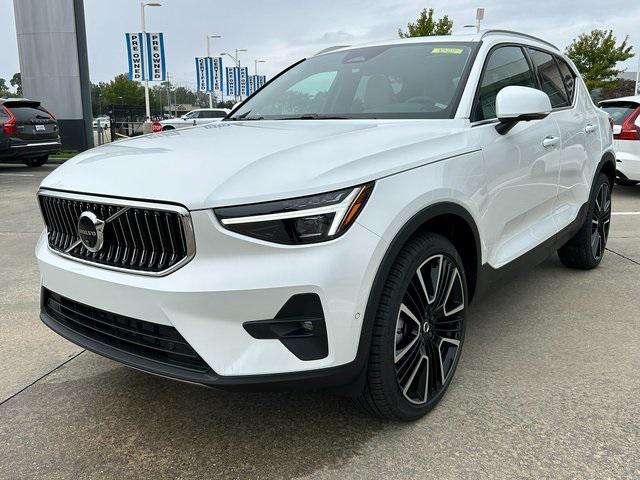 new 2025 Volvo XC40 car, priced at $56,060