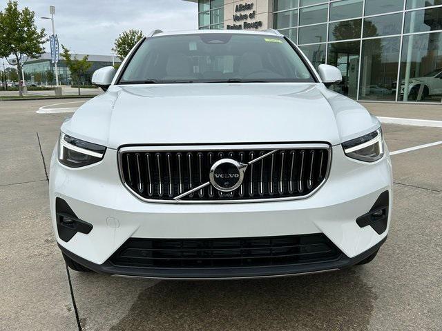 new 2025 Volvo XC40 car, priced at $56,060