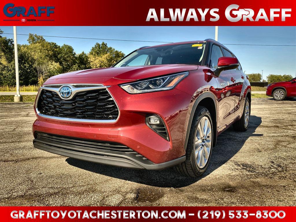 used 2021 Toyota Highlander Hybrid car, priced at $32,996