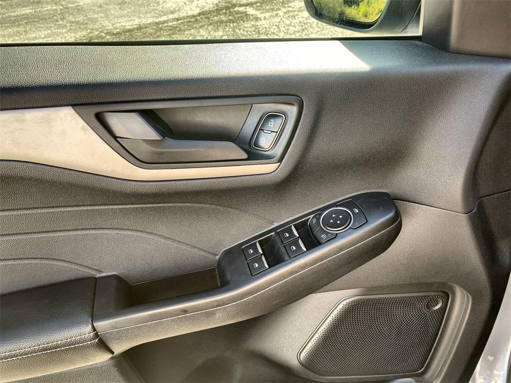 used 2022 Ford Escape car, priced at $21,327
