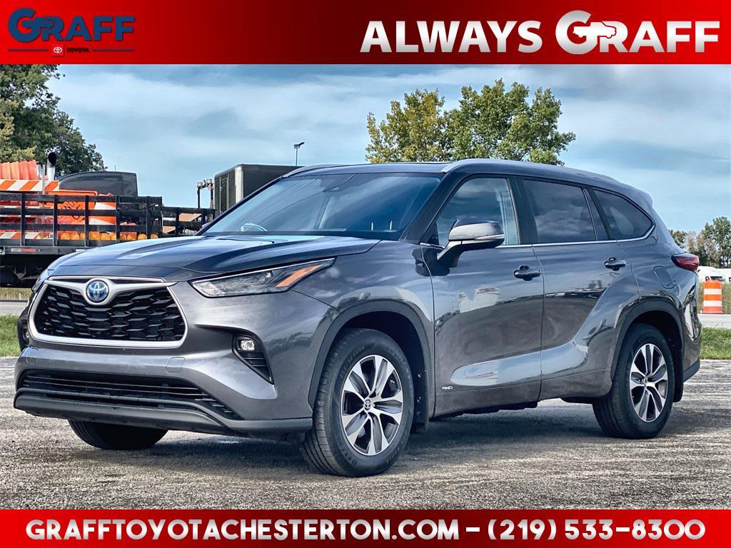 used 2023 Toyota Highlander Hybrid car, priced at $38,905