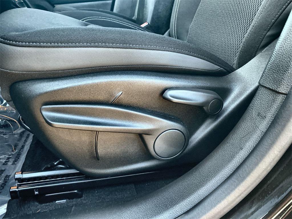 used 2022 Jeep Renegade car, priced at $18,999