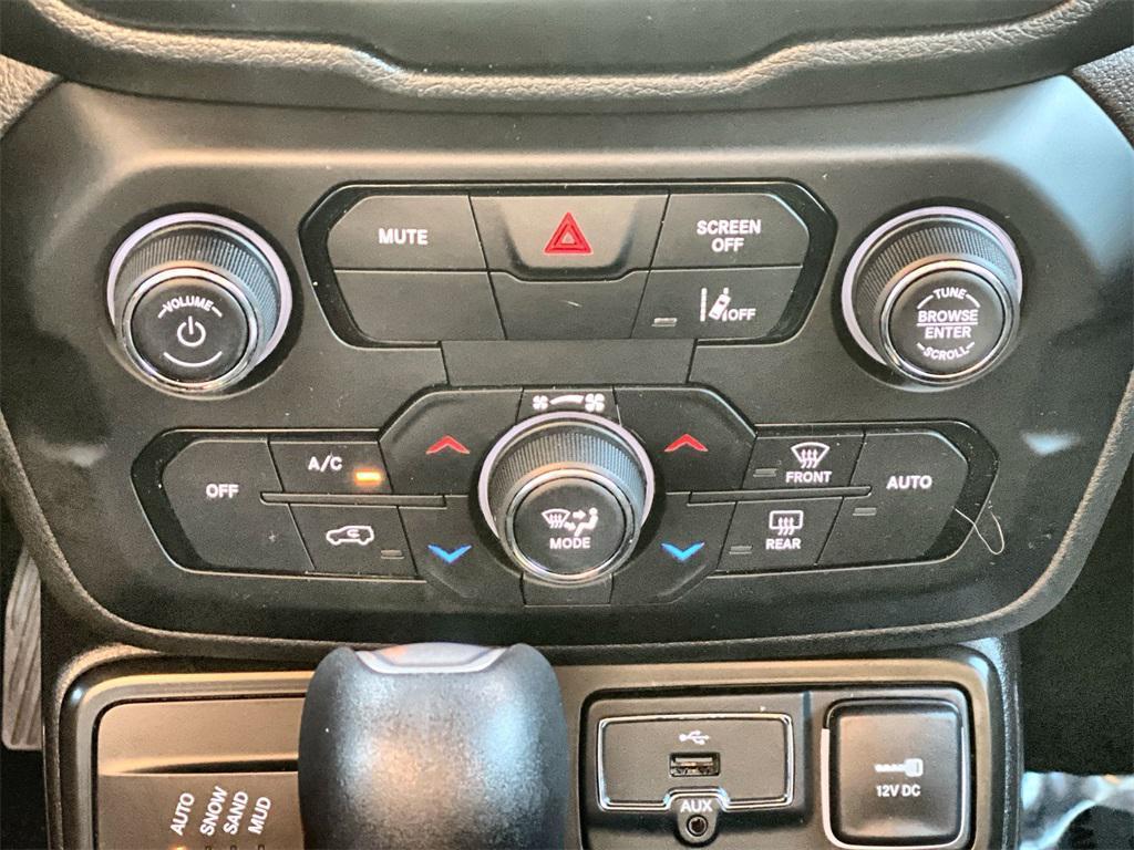 used 2022 Jeep Renegade car, priced at $18,999