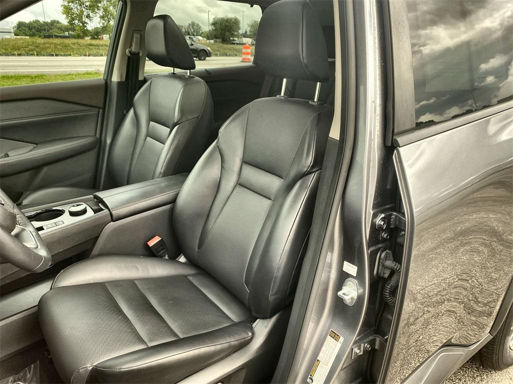 used 2022 Nissan Rogue car, priced at $21,999