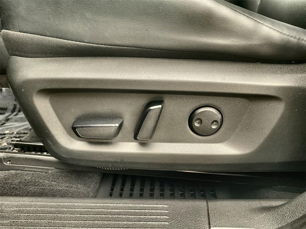 used 2022 Nissan Rogue car, priced at $21,999