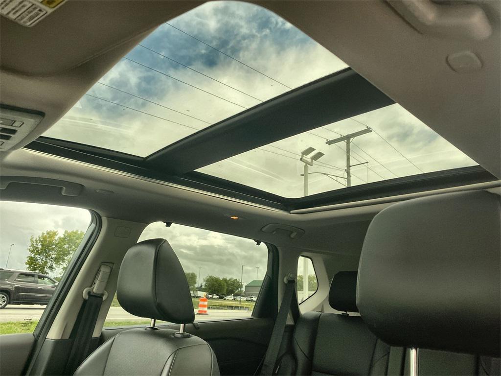 used 2022 Nissan Rogue car, priced at $21,999