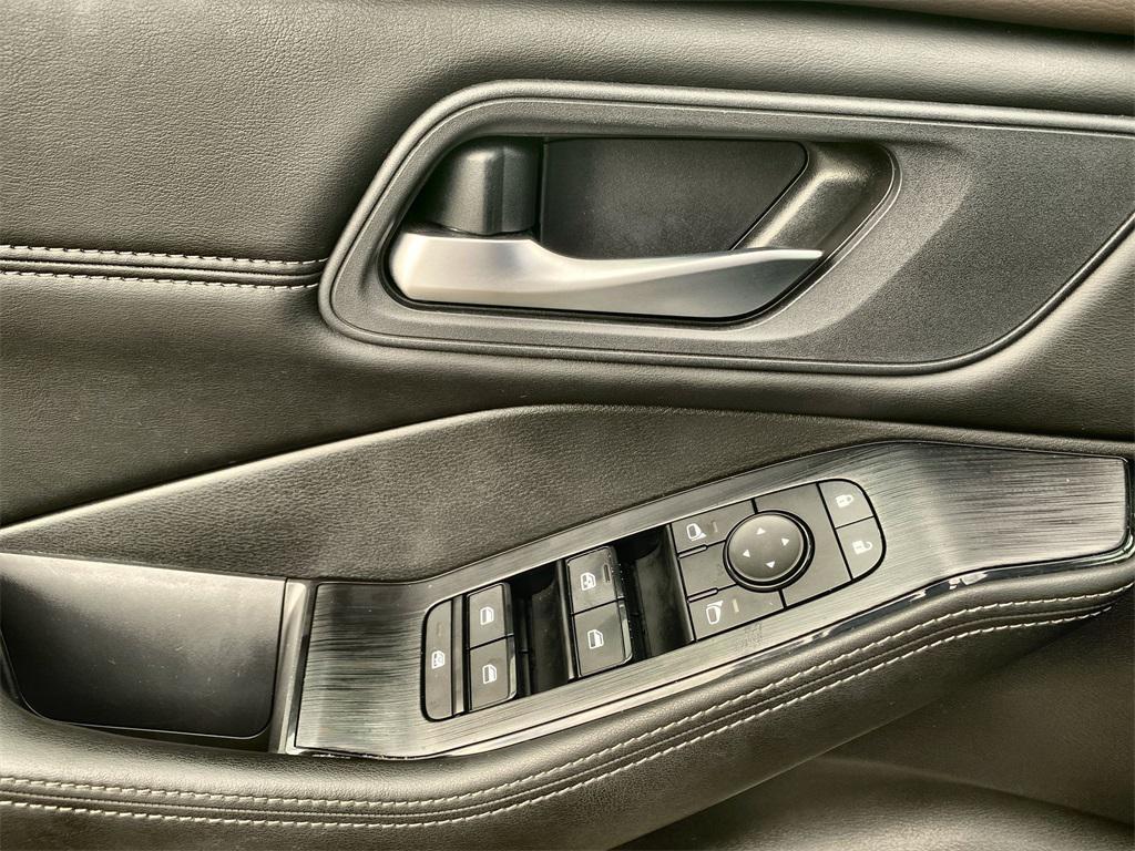 used 2022 Nissan Rogue car, priced at $21,999