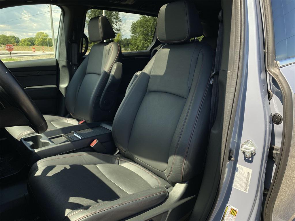 used 2023 Honda Odyssey car, priced at $37,259