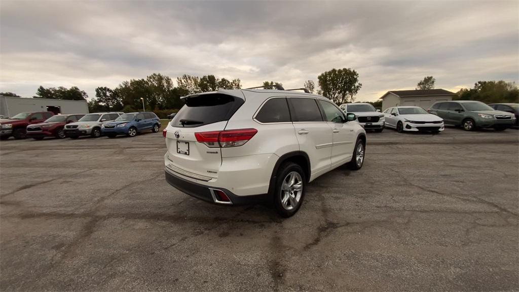 used 2018 Toyota Highlander Hybrid car, priced at $27,809