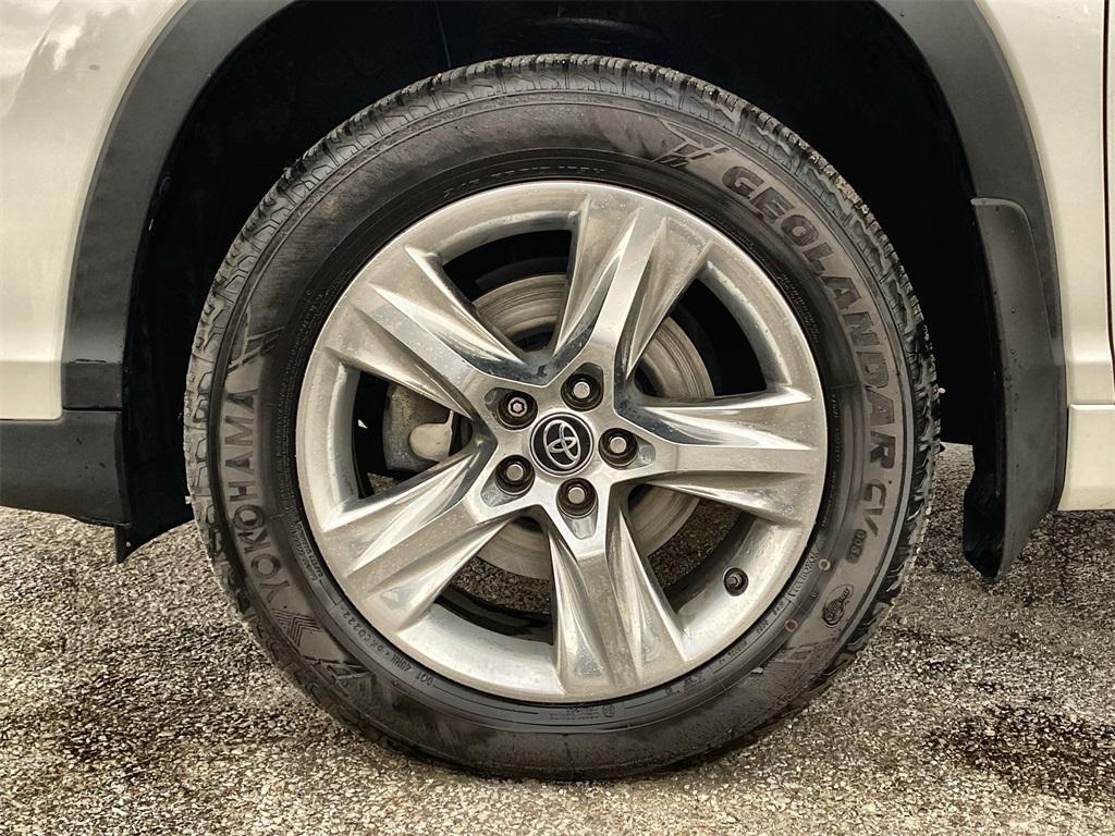 used 2018 Toyota Highlander Hybrid car, priced at $27,809