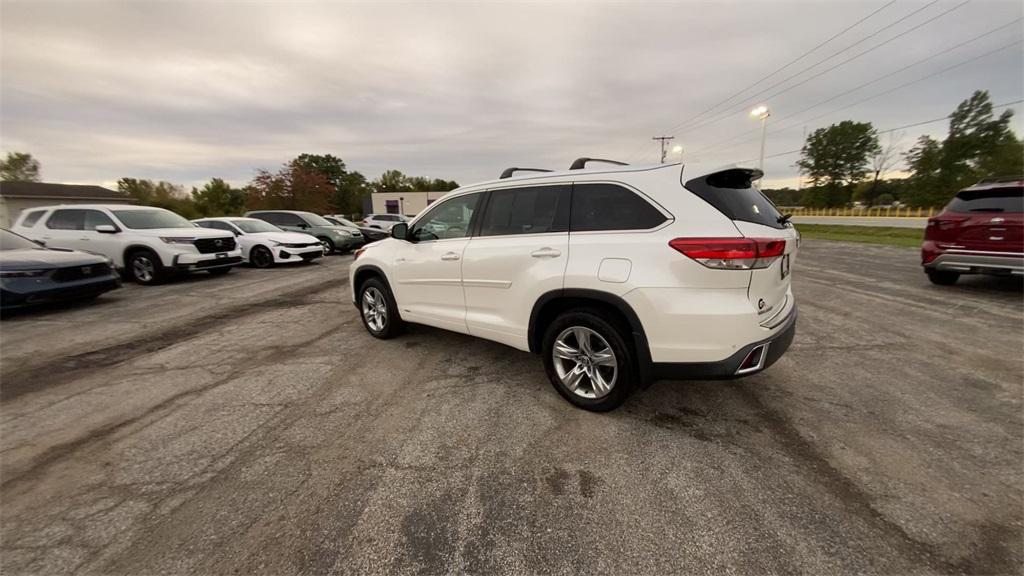 used 2018 Toyota Highlander Hybrid car, priced at $27,809
