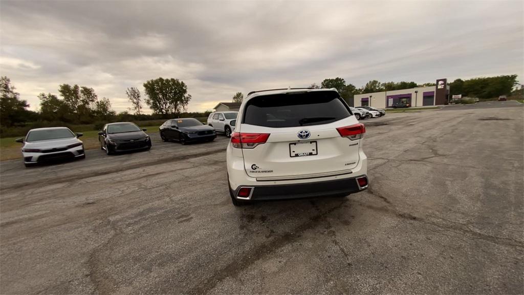 used 2018 Toyota Highlander Hybrid car, priced at $27,809