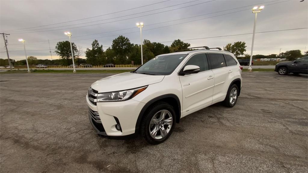 used 2018 Toyota Highlander Hybrid car, priced at $27,809