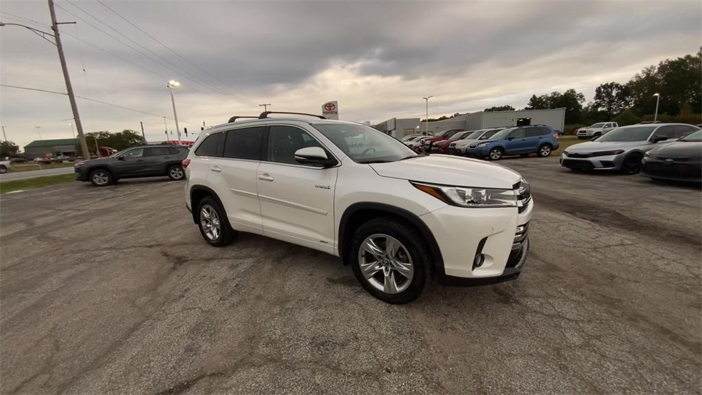 used 2018 Toyota Highlander Hybrid car, priced at $27,809