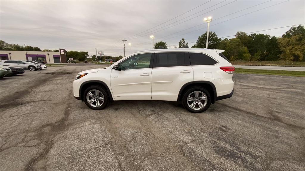 used 2018 Toyota Highlander Hybrid car, priced at $27,809