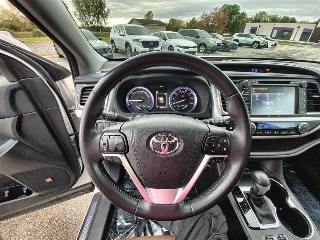 used 2018 Toyota Highlander Hybrid car, priced at $27,809